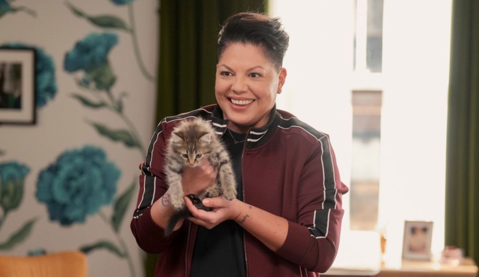 Sara Ramirez as Che Diaz