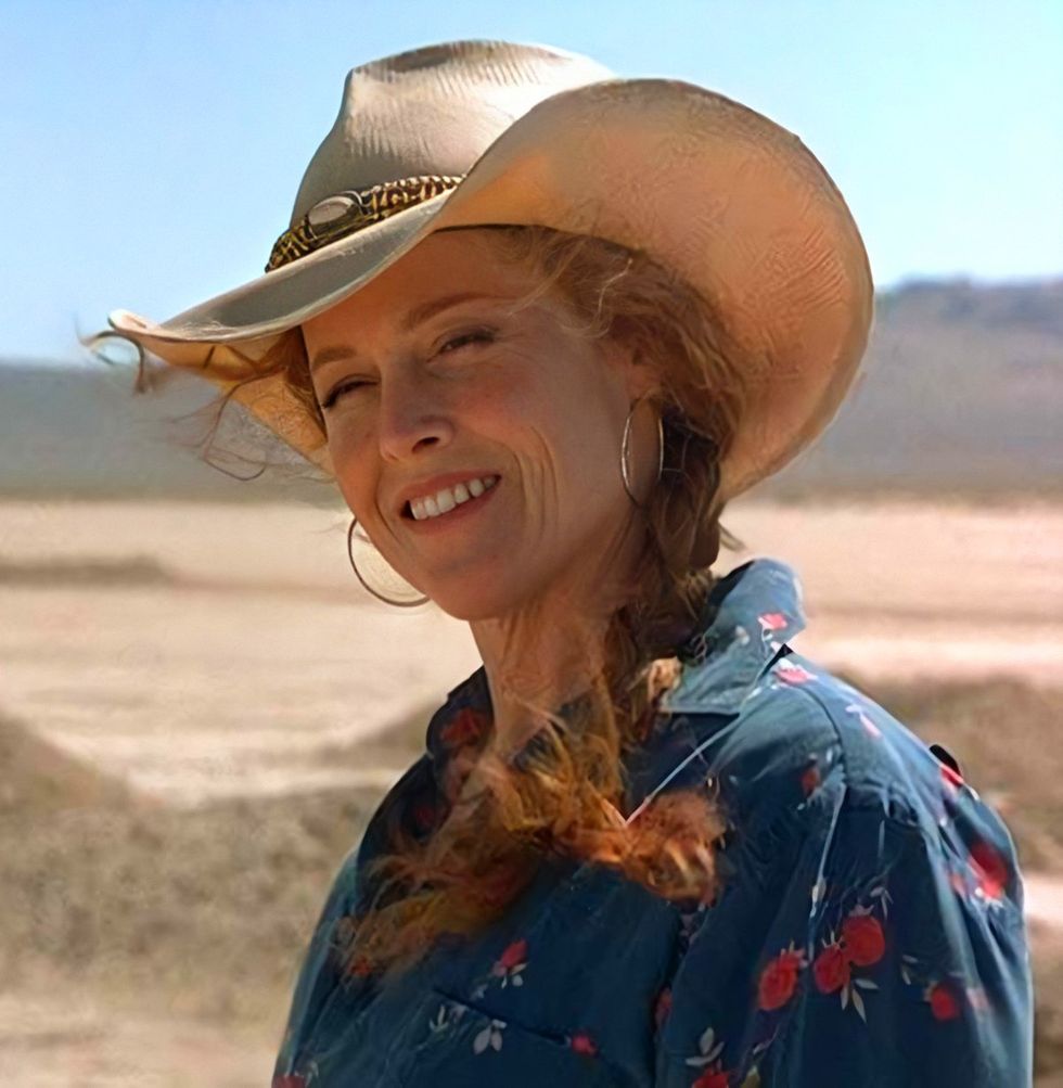 Sigourney Weaver Holes