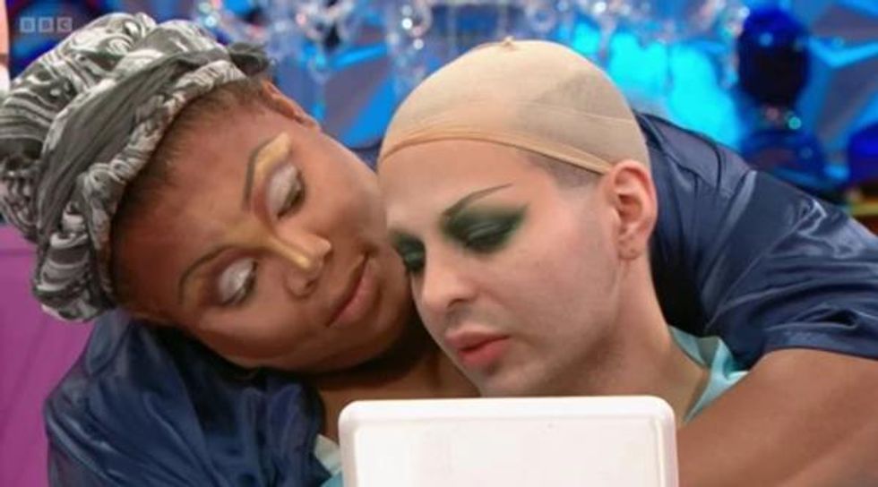 Silky and Icecis in the werkroom