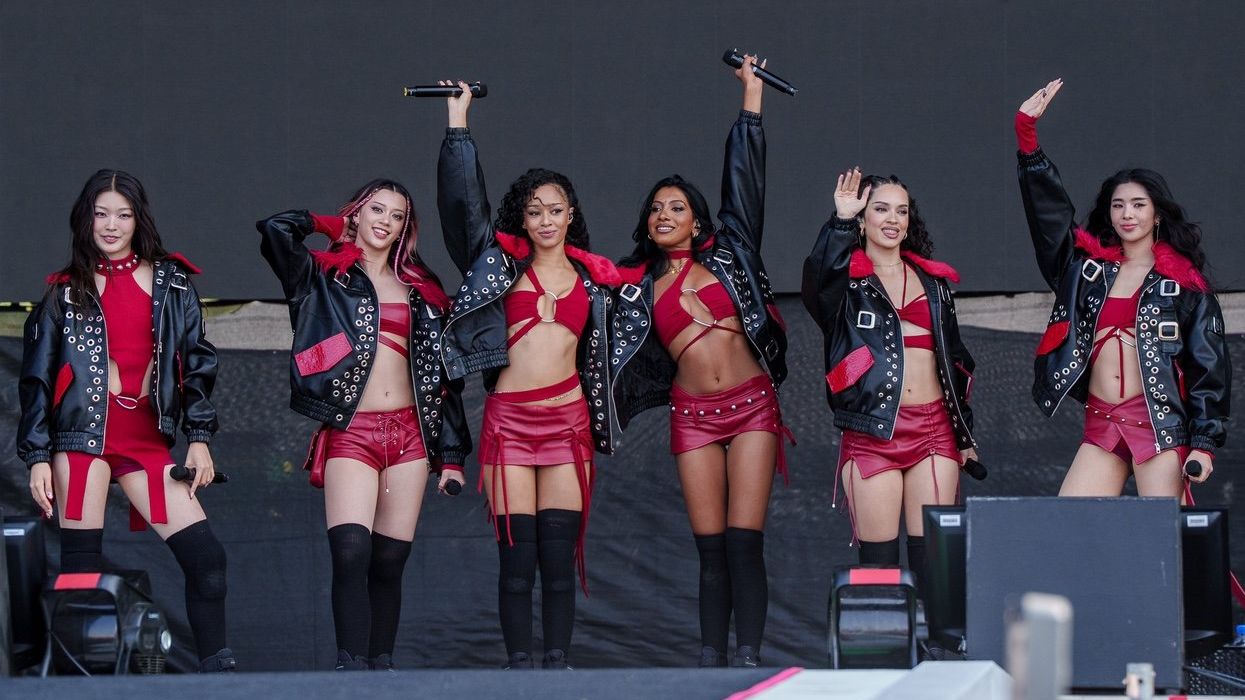 Sophia, Manon, Daniela, Lara, Megan, and Yoonchae of Katseye