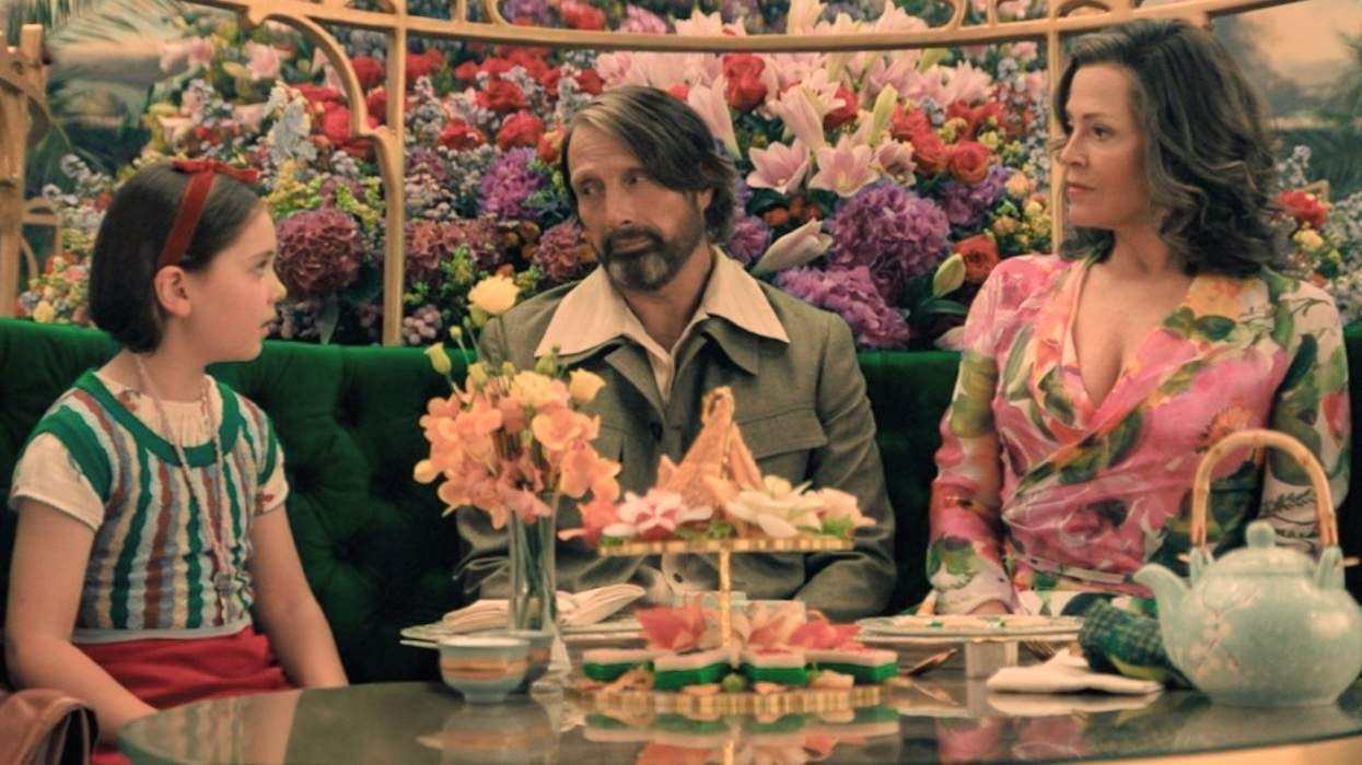 Sophie Sloan, Mads Mikkelsen, and Sigourney Weaver in Dust Bunny