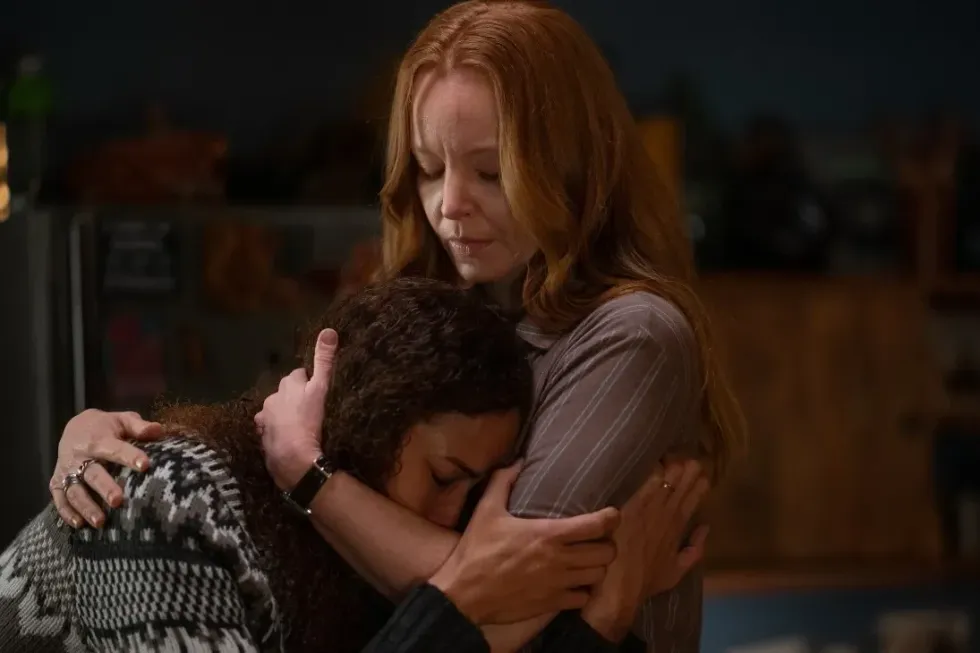 Taissa and Van in Yellowjackets