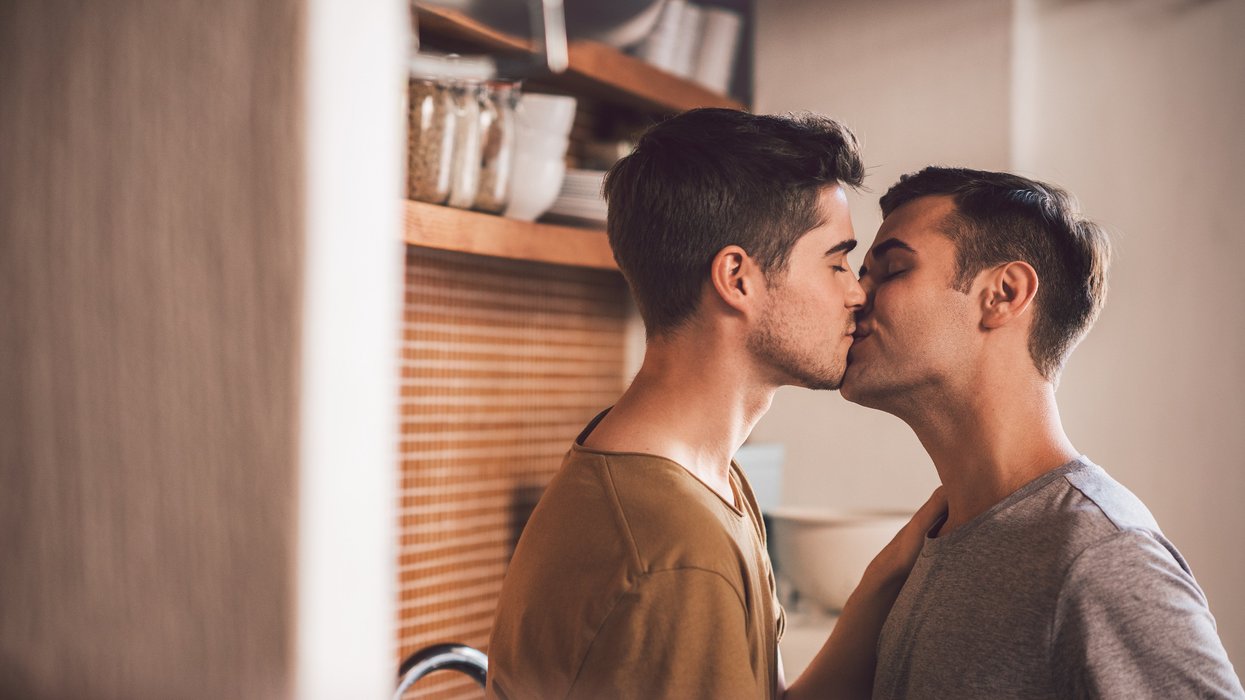 The 12 Different Kinds of Gay Kissers