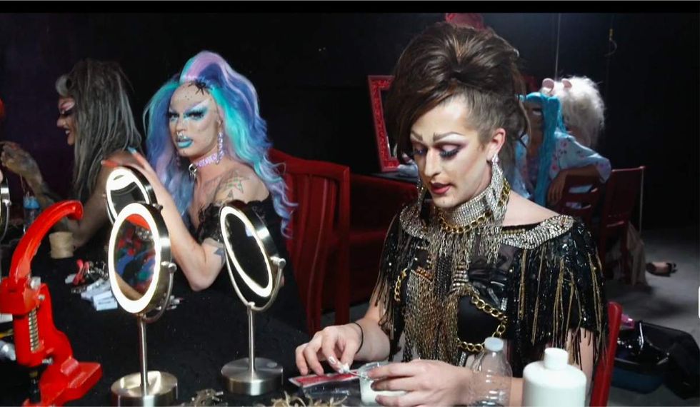 The boudoir explodes with drama in the premiere (season 2, episode 1)