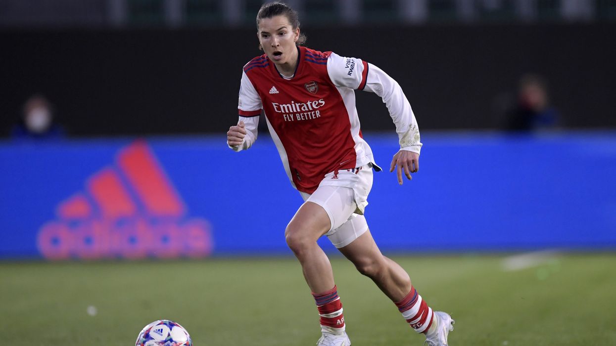 Tobin Heath playing soccer