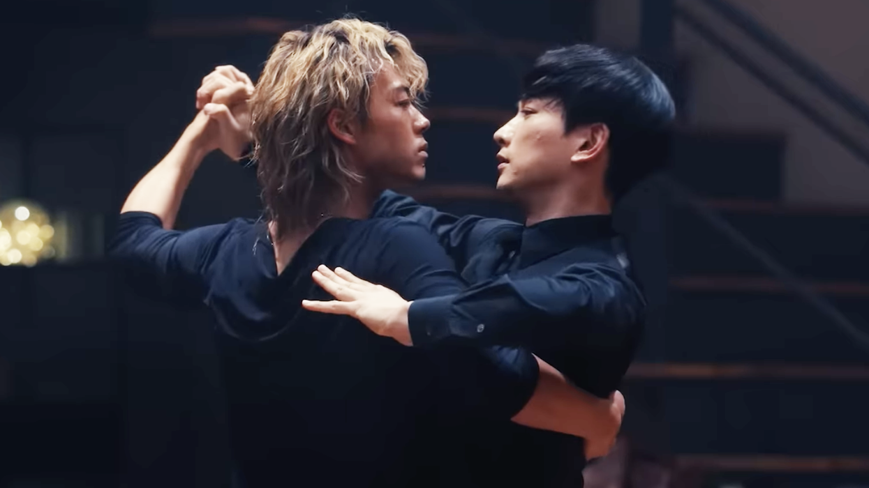 Two men dancing in 10DANCE