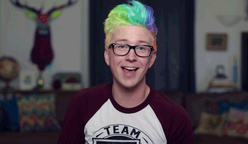 tyler-oakley-rainbow-hair