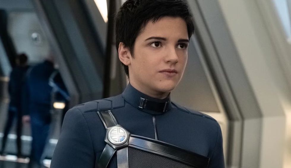 \u200bBlu del Barrio as Adiral Tal