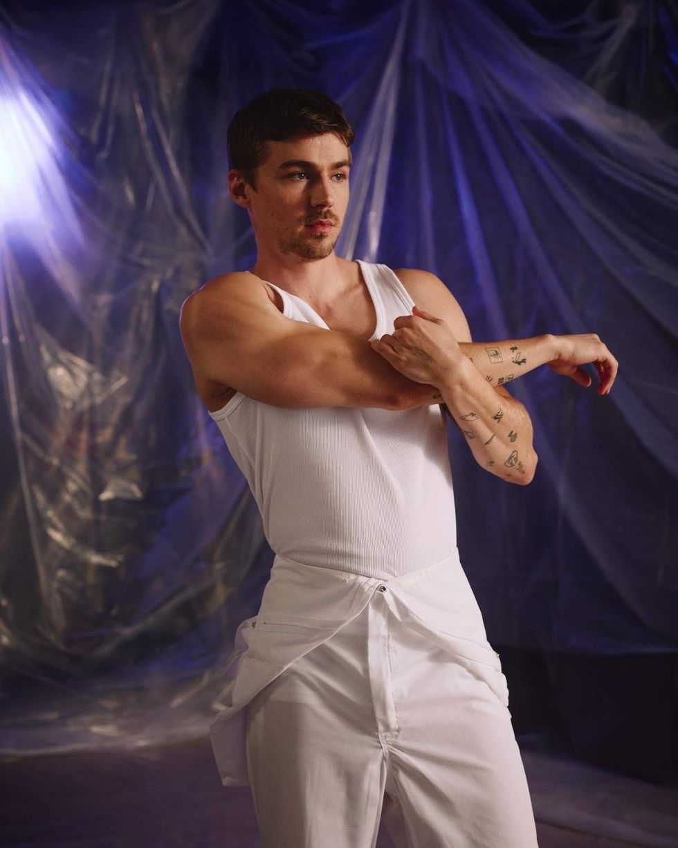 \u200bLiam Oh in a photoshoot for Netflix\u2019s \u200bBoots\u200b