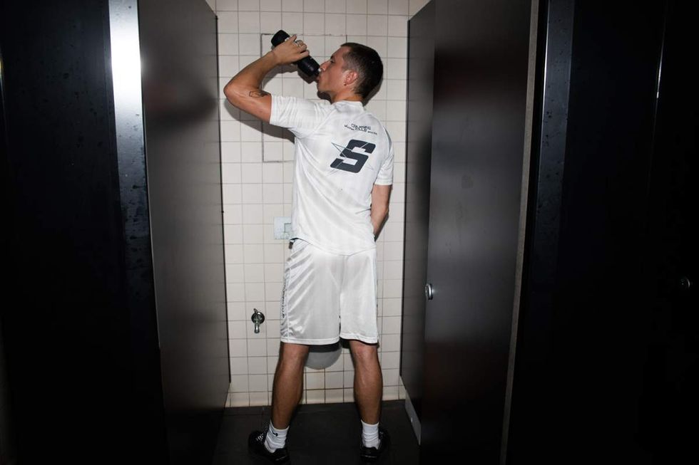 \u200bSniffies Team Player Capsule