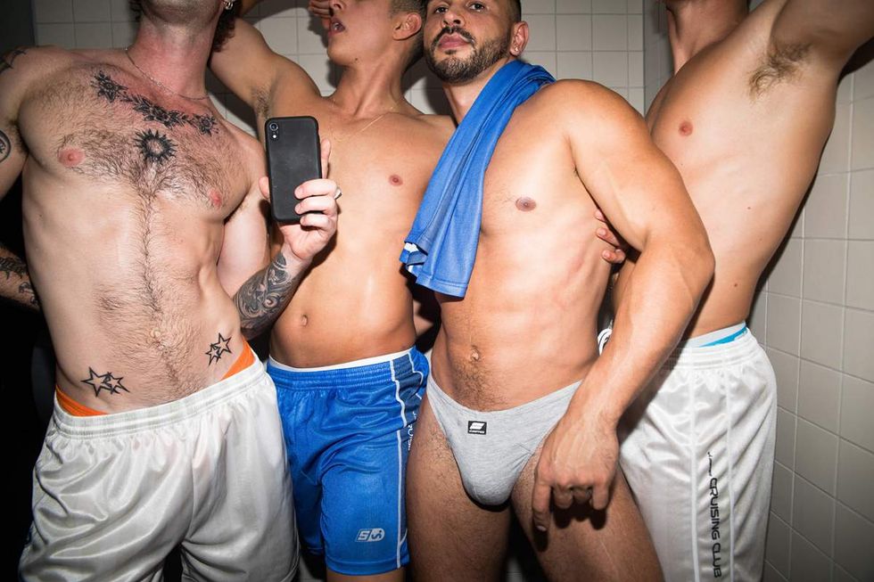 \u200bSniffies Team Player Capsule