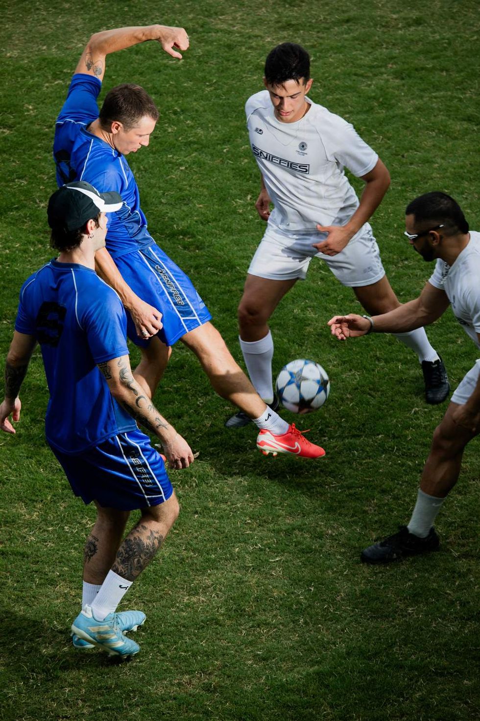 \u200bSniffies Team Player Capsule