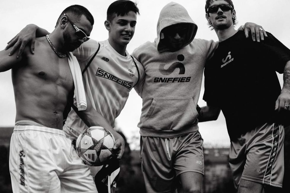 \u200bSniffies Team Player Capsule