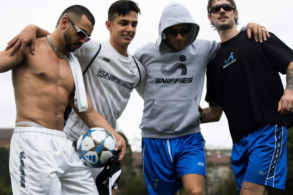 \u200bSniffies Team Player Capsule