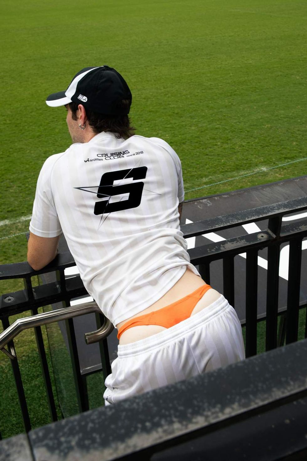 \u200bSniffies Team Player Capsule