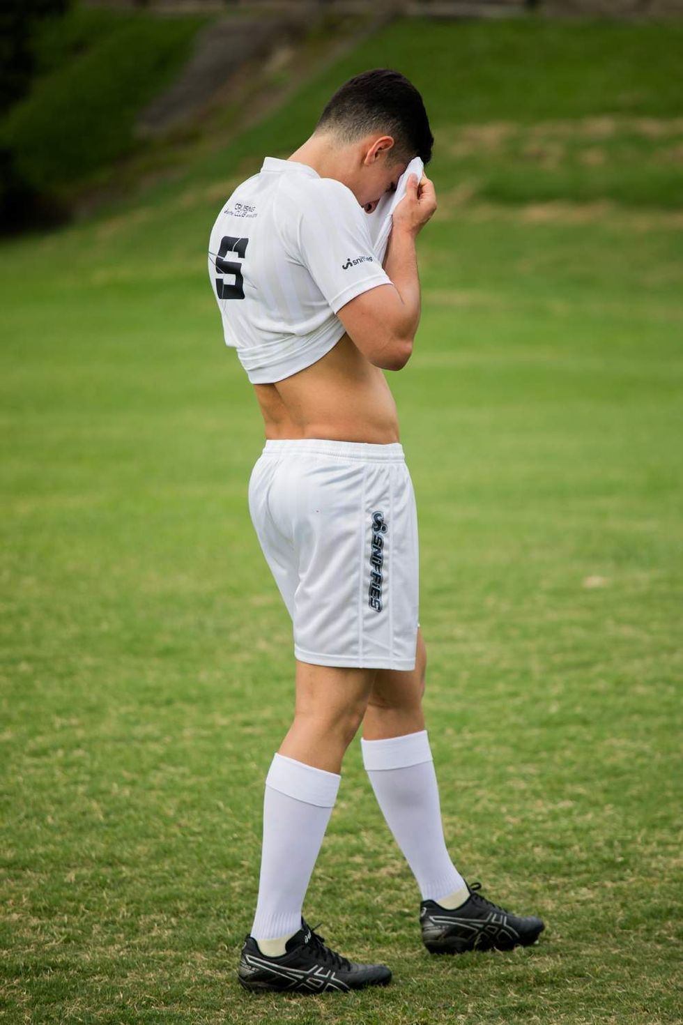 \u200bSniffies Team Player Capsule