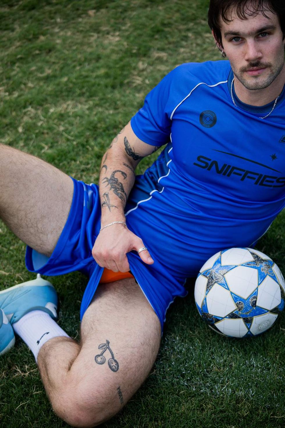 \u200bSniffies Team Player Capsule