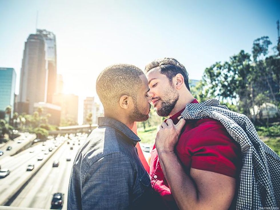 What Your Grindr \u201cAbout Me\u201d Actually Says About You