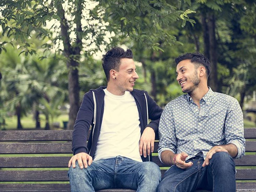 What Your Grindr \u201cAbout Me\u201d Actually Says About You