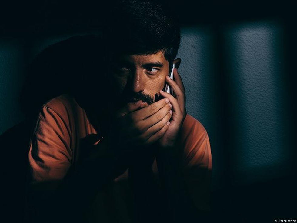 What Your Grindr \u201cAbout Me\u201d Actually Says About You