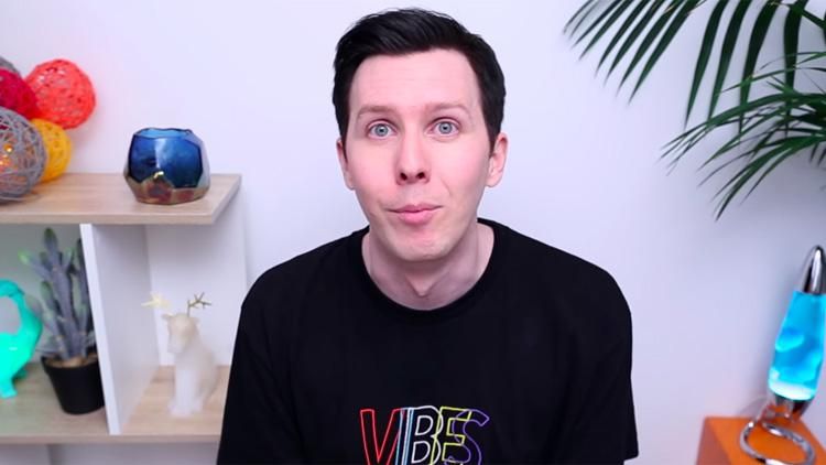 Phil Lester's Blue Hair Styling Tips - wide 6